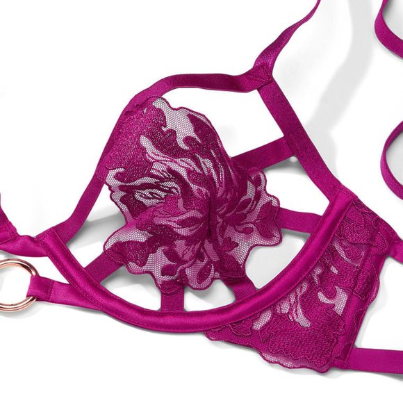 Victoria's Secret Very Sexy Leaf Embroidery Open Cup Demi Bra - Picture 5 of 5